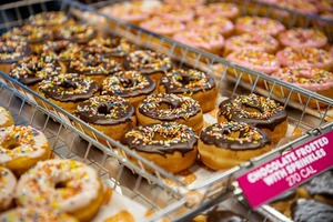 DUNKIN’® OF LAKE WORTH CELEBRATES NATIONAL RANDOM ACTS OF KINDNESS DAY WITH GIVEAWAYS