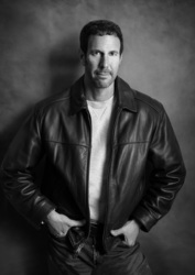 Celebrity Portrait Photographer Paul Mobley to Receive Honorary Doctorate At CCS