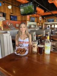 Hooters Honors 190 Years of Texas Independence with an Epic One-Day Deal: 8 Wings for Just $1.90