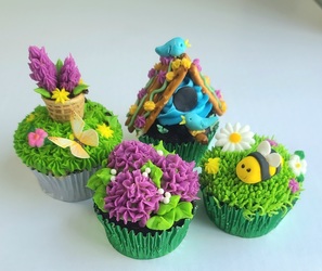 Cupcake Decorating as an Art Class