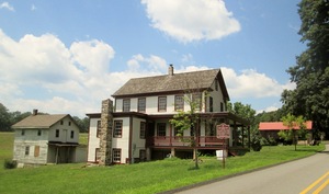 Ayres/Knuth Farmstead Walking Tour