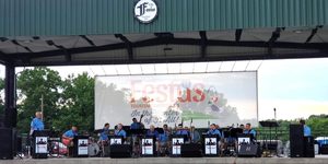 Swingin' Under The Stars