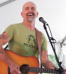 Controversial Folksinger Grant Peeples Performs in Bradenton April 17th