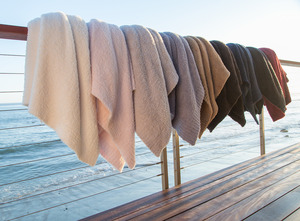 Barefoot Dreams Warehouse Sale