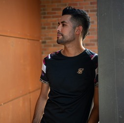 Live Music in Old Town Scottsdale Arizona featuring James Mills of People Who Could Fly at Aloft Sc