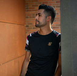 Live Music in Downtown Phoenix Arizona featuring James Mills of People Who Could Fly at Barrel & Bu