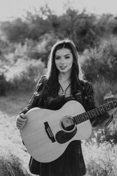 Live Music in Downtown Phoenix Arizona featuring Hannah Grace at Barrel & Bushel at Hyatt Regency P