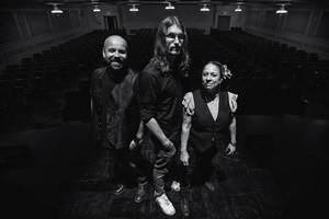 Live Music with Damien Gunn Band