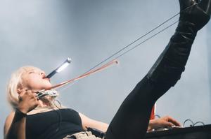 Critical Sounds - Performance: Evicshen (Victoria Shen)