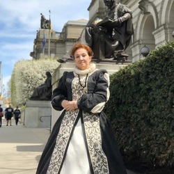 CUPCAKES & COUPLETS- Shakespeare birthday bash!