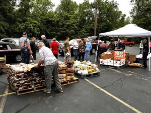 Free Mobile Food Pantry