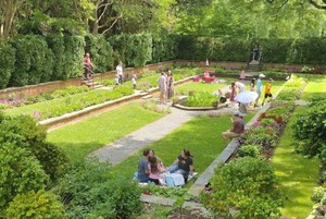 Free Garden Admission on Mother's Day