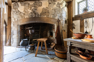 Special Focus Tour: Spring Cleaning in Tudor England
