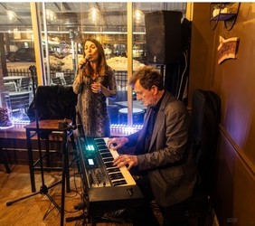Live Jazz Feat. Julie Ketchum & Scott Bradley