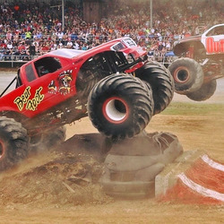 Monster Truck Wars