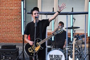 FREE Outdoor Concert with the Scally Brothers
