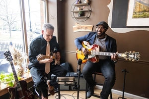 Live Jazz Feat. Featuring Ryan Johnson & Glen Cummings