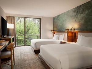 Hyatt Lodge Oak Brook Unveils Renovated Guestrooms Across 88-Acre Forest Preserve