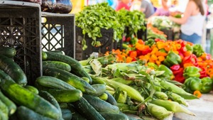 5th Avenue Naperville Farmer’s Market