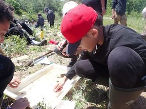 PreK Pathfinders At Wildlands Conservancy: Into the Creek at Trexler Nature Preserve - The Ford