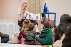 Bilingual Story Time in the Galleries: German