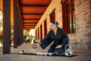 Tea Meditation with CHOKE the Artist