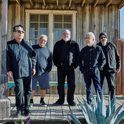 Los Lobos