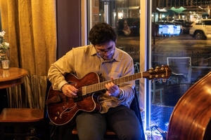 Live Jazz Feat. Rob Varon