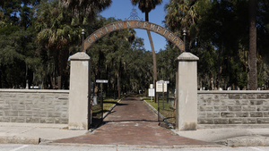 Oaklawn Cemetery Walking Tour
