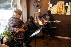 Live Jazz Feat.  Ryan Johnson & Mel Henderson