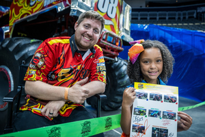 Hot Wheels Monster Trucks LiveTM: Glow-N-Fire