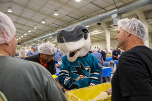 Hundreds of Volunteers Pack Meals in San Jose for the 25th Anniversary of 9/11 Day