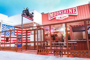 Lakeview ‘Wreck My Night’ Tour at Moonshine Beach