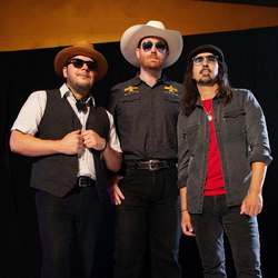 THE ANIMEROS In-Store Performance & Record Signing