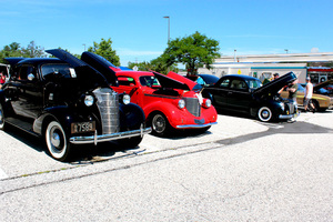 “Unofficial End of Summer” Labor Day Car Show