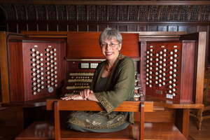 Gail Archer: Organist