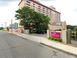 Parking at Crowne Plaza JFK