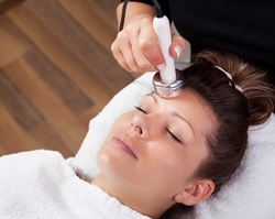 Up to 49% Off on Facial at Minika Skin Care Institute