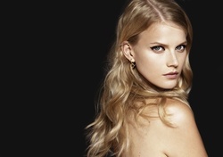 Up to 50% Off on Salon - Hair Color / Highlights - Roots at Split Ends Salon