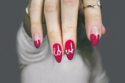 Up to 25% Off on Nail Spa/Salon - Shellac / No-Chip / Gel at Unique Nail Bar