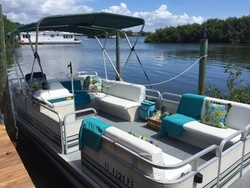 $344.31 for Eight-Hour Pontoon Boat Rental for Up to 11 from Marina Margaritavilla ($499 Value)