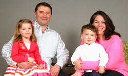 $35 for Holiday Photo Shoot with Print or Digital Image at Howard Arts and Photography ($89 Value) 