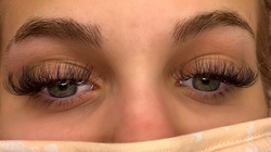 Up to 35% Off on Eyelash Extensions at Pretty Boutiques Salon Suites